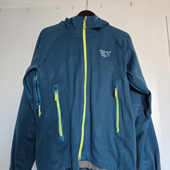 Mountain Hardware Softshell Jacket - Picture 2 of 6